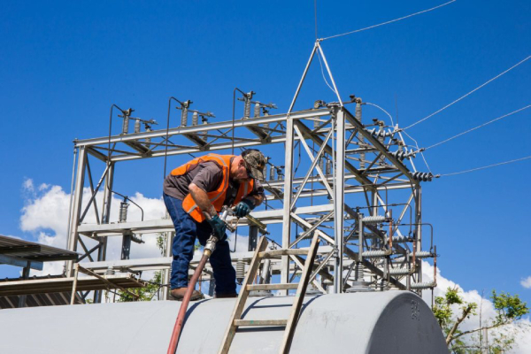refuel-generator-tank-1024x683-1